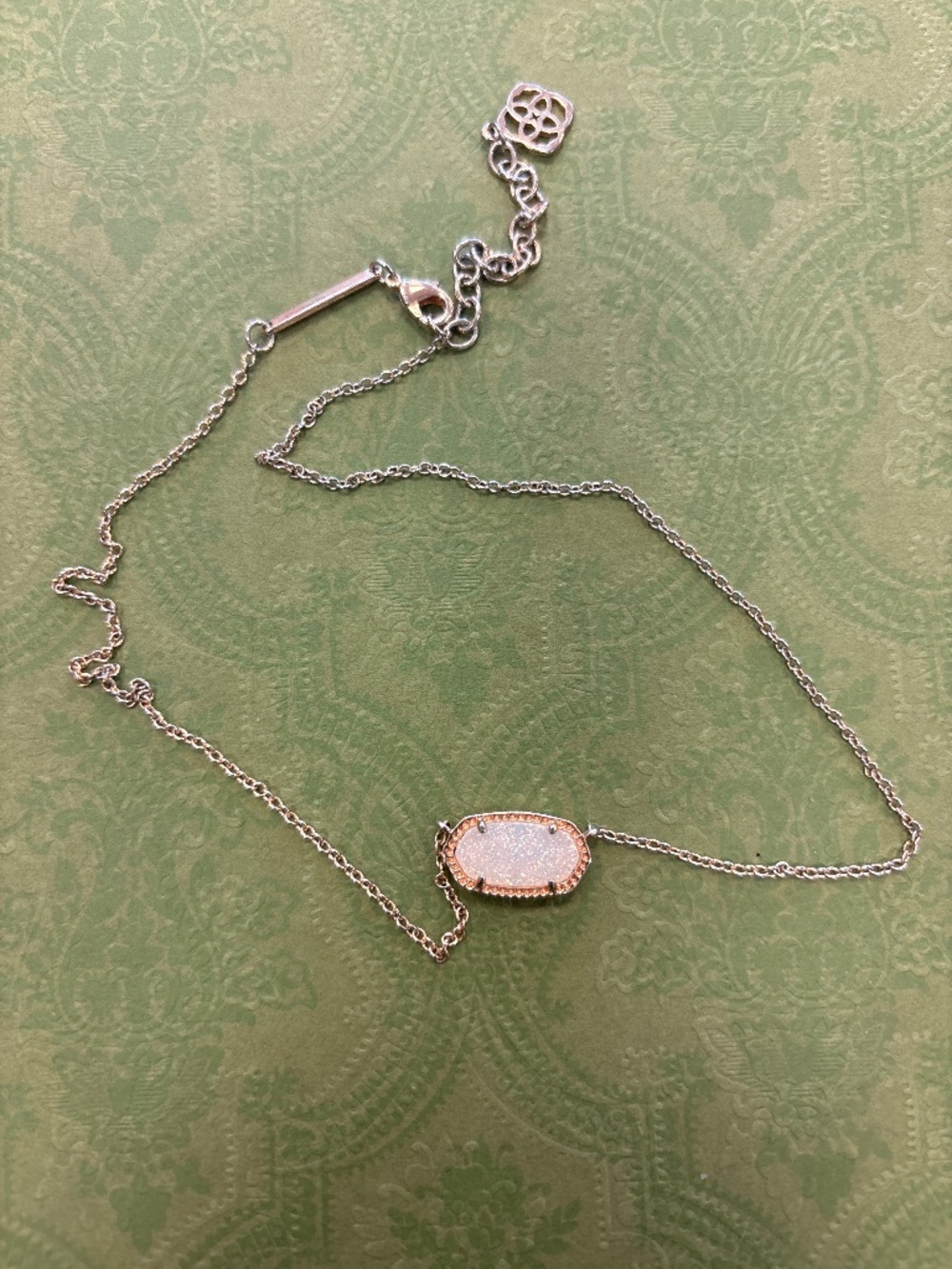 Kendra Scott Dusty rose gold necklace
